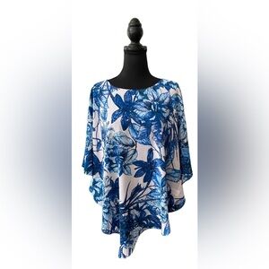 Roz & Ali: Blue and White Dolman Sleeve Flowy Floral Blouse